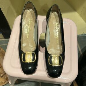 Ferragamo Black Patent Leather Pumps 7.5 AA